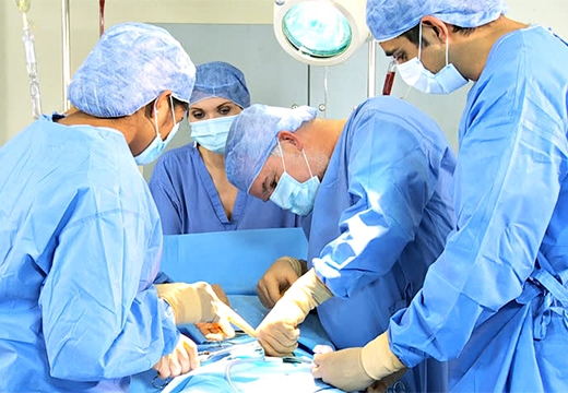 врачи на операции