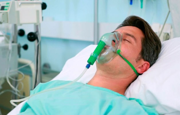 во время приступа необходимо обеспечить кислородом